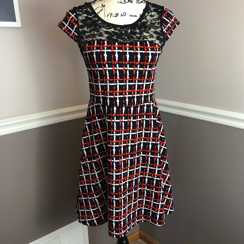 3/$10❤️Adozy blue/red/white print dress.Lace neckline